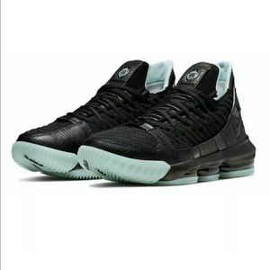 Nike Lebron 16 “Glow in the dark” SuperBron